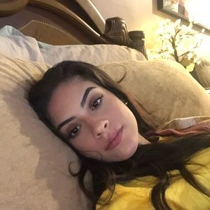 Meet your Posher, Alejandra